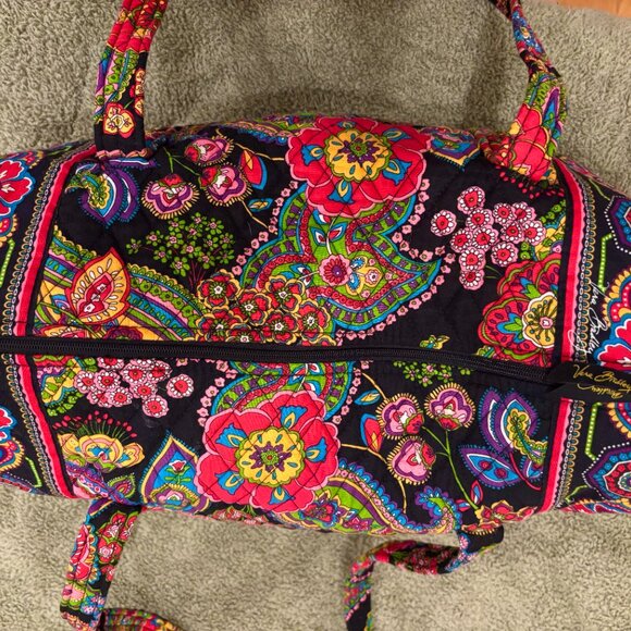 Like New Vera Bradley duffle bag - Picture 2 of 5